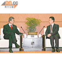 湯顯明（左）被指一○年在港款待時任四川省常務副省長魏宏（右）時嚴重超支。