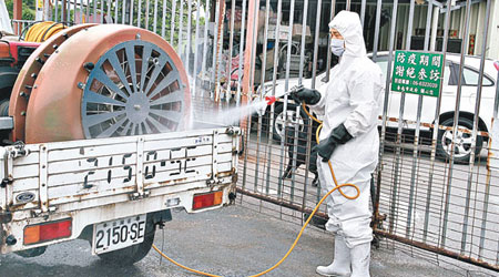 台灣的動保處的防疫消毒車進出養禽場後亦需消毒。（中央社圖片）
