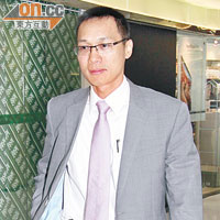 律師梁永本昨日代表缺席聆訊的劉鑾雄出庭。
