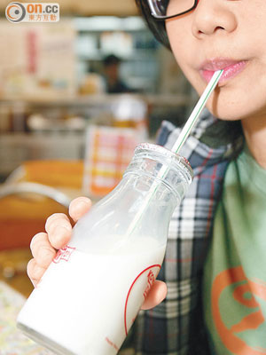 內地專家指牛奶的營養價值較膠原蛋白高。