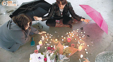 加拿大有少女疑受網絡欺凌而自殺，有市民出席悼念活動。