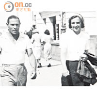 圖為瓊斯（左）被俘前在家鄉與妻子瑪喬麗（右）的合照。（互聯網黑白圖片）