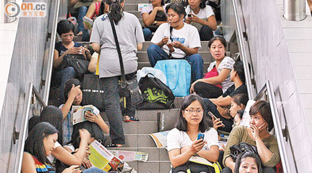 菲律賓傳媒指如香港通過禁止菲傭赴港，她們勢必集體上街反對阿基諾政權。（陳德賢攝）