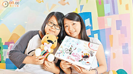 Bonnie（右）與劉瑩（左）以無限愛心與小孩相處，讓他們打開心窗訴說心事。