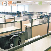 廿七樓的評核中心設有逾百台電腦，在非考試季節時甚少人使用。
