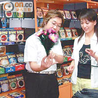 郭安迪曾在台灣開設魔術用具店舖，並順道教授客人魔術。