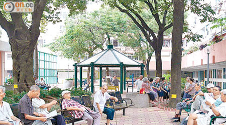 香港人口老化問題迫在眉睫，令人擔心影響未來經濟發展。