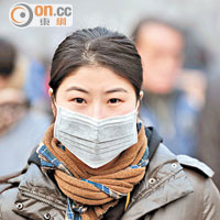 空氣污染嚴重，內地市民飽受灰霾影響，香港亦勢難幸免。