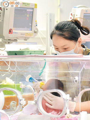 早產嬰兒往往有較多健康問題，外國研究發現早產人士日後所生的子女，亦較易肥胖。（資料圖片）