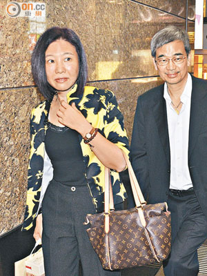 政商界流傳廉署已約見貪湯（右）女友陳詠梅（左）「飲咖啡」。（資料圖片）