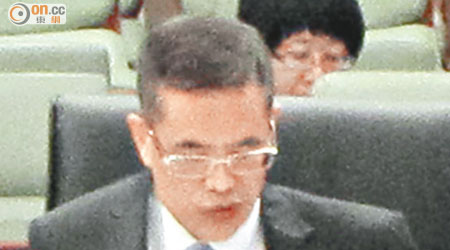 張國華指涉掌上壓事件的副局長已被懲處。