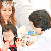 專家認為家長值得帶年幼子女接種十三價疫苗。（資料圖片）