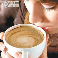 咖啡令人提神，惟過量飲用會影響健康。