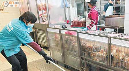 香港街市活雞檔保持高度清潔環境的警覺性。