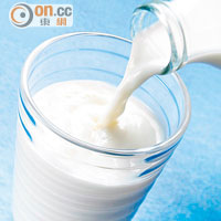 牙齒飛脫或斷裂應立即放入牛奶等液體作保護。