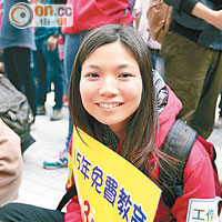 從事幼師兩年的陳小姐指因當局欠缺承擔，令畢業生「唔敢入行」。