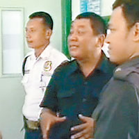 印尼的警方人員前往Erwiana病房了解病情及套取資料。（有線畫面）