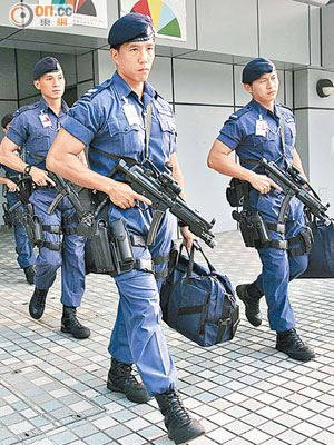 機場特警配備MP5輕機槍及Glock17手槍。（資料圖片）