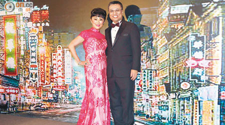 詩琳集團營運總裁謝欣玲（左）與老公陳裕豐（右）攜手共度風雨廿多年，情比金堅。（伍鎮業攝）