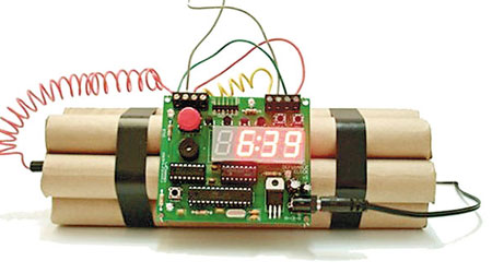 類似的「炸彈形鬧鐘」可在網上買到。（互聯網圖片）