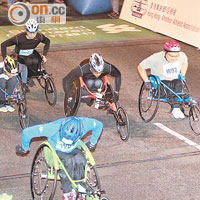 輪椅賽<br>六位健兒參加十公里輪椅賽。（陸智豪攝）