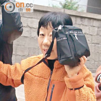 劉偉玲曾擔任陳振聰母親的私人看護，她為此向陳家兄妹申索逾八萬元。