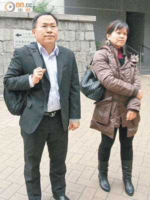 陳振國（左）及陳婉燕（右）兄妹昨出庭應訊，最終願賠償一萬五千元與申索人和解。（梁耀榮攝）