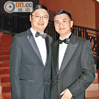 保良局總理林潞（右）自稱酒量一般，呼籲好友幫手買酒，唔好灌酒。旁為另一總理紀寬樂（左）。