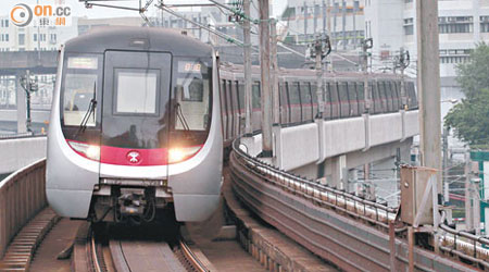 港鐵支持發展新鐵路，以疏導乘客。