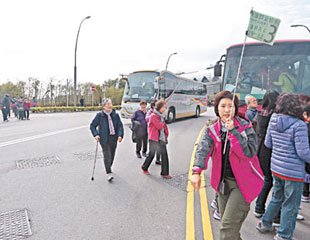 郵輪碼頭趕本地客