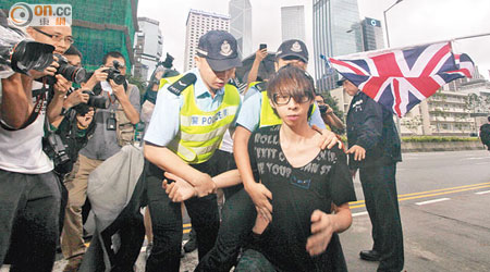 饒戈平指香港近年出現強闖軍營等挑戰國家權威的行為，與廿三條未立法有關。（資料圖片）