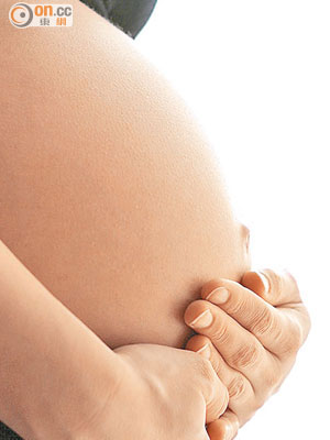 英國專家指，孕婦過胖會大大增加胎死腹中的風險。
