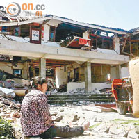 雅安去年發生七級大地震，造成萬多人傷亡。