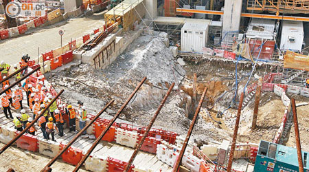 港鐵被指早已知道高鐵西九龍總站地底有花崗岩會影響工程進度。（資料圖片）