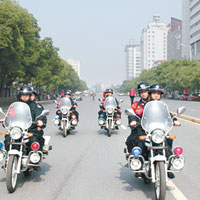 永州<BR>湖南永州市公安以警用電單車巡邏。（互聯網圖片）