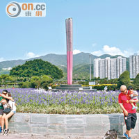 沙田彭福公園仍留有聖火火盆，但不見任何文字介紹香港協辦奧運的歷史。