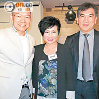 鍾國斌（右）、立法會議員謝偉俊（左）與品牌總商會副會長陳曼芝（中）好啱傾。