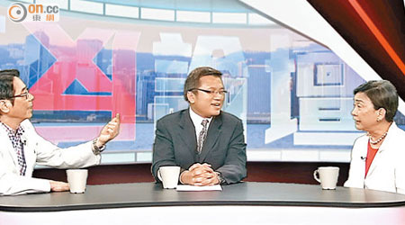 黃國健（左）與劉慧卿（右）出席「ontv東網電視」節目《正反論壇》激辯政改問題。