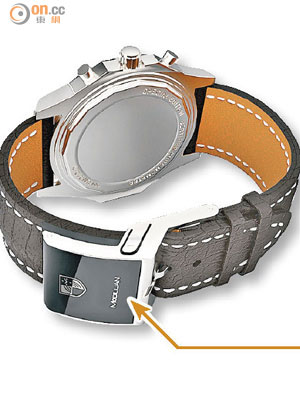 藍芽錶帶扣（箭嘴示）讓機械手錶也享有基本的智能手錶功能。（互聯網圖片）