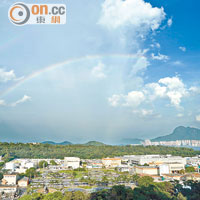 大埔工業邨昨出現雙彩虹。（盧志燊攝）