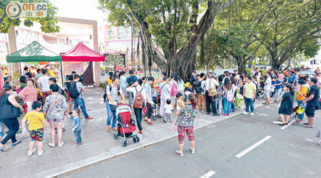 北區及屯門幼稚園學位短缺，爆出家長搶表潮。