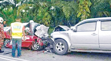 港人老闆楊紀國乘坐的士與四驅車相撞身亡現場。（互聯網圖片）