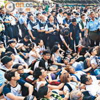 學界預演佔中共有五百一十一人被捕，其中廿五人被警方以涉嫌參與或組織非法集結拘捕。