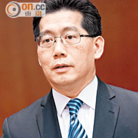 商經局局長蘇錦樑曾指，規管直銷來電需考慮從業員生計。