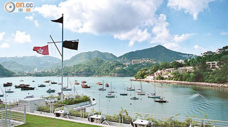 香港遊艇會位於深水灣的會址，懷疑有人存放過量危險品。