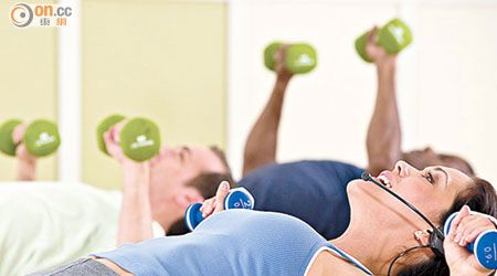 適量負重訓練可鍛煉肌肉。