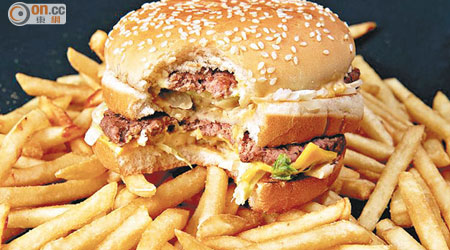 垃圾食物令人食上癮，增加肥胖風險。