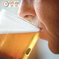 丙肝患者應避免喝酒，否則可令病情急轉直下。