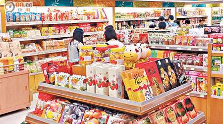 專售台灣食品的店舖仍然有大批產品供應。（倪敏燕攝）