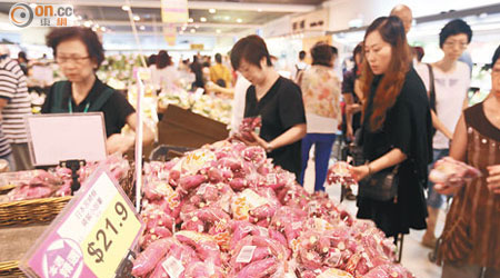 日圓匯率創新低，很多日貨超市均減價，吸引不少市民搶購。